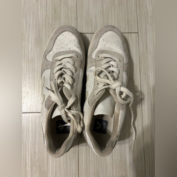 Veja V-10 B-Mesh White Neutral - Picture 2 of 9